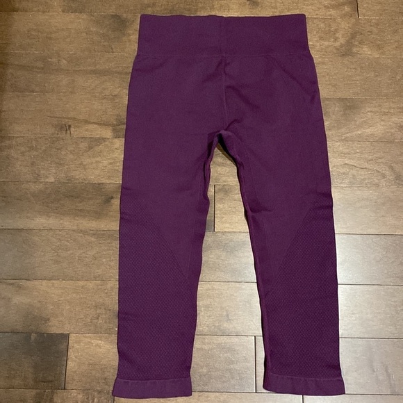Athletic works DRI MORE - Purple cropped leggings Sz M - Picture 7 of 14